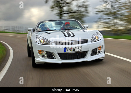 Irmscher Opel GTi40, l'année de modèle 2008-, blanc, open top, la conduite, la diagonale de l'avant, vue frontale, country road Banque D'Images