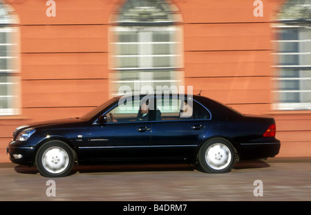 Voiture, Lexus LS 430, une limousine de luxe, environ s, l'année de modèle 2001-, noir, ville, conduite, side view Banque D'Images