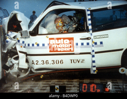 Voiture, la sécurité, les crash tests, petites env., Fiat Tipo, 1993, avec airbag Banque D'Images