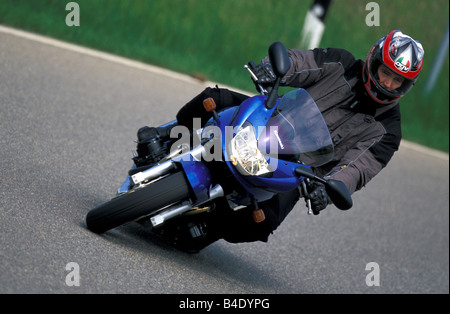 Cycle du moteur, moteur, cycle Sport Sporttourer, Kawasaki ZR-7S, bleu, année modèle 2003, la conduite, la position inclinée, position latérale, Banque D'Images