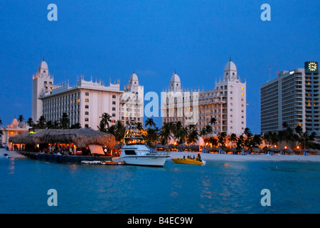 Palm Beach Aruba Antilles néerlandaises Antilles Amérique Centrale Hôtel Riu Casino Pier Banque D'Images