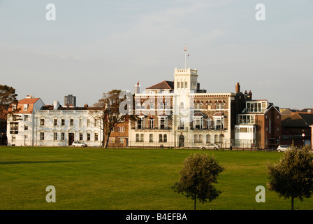 Southsea Common et les bâtiments historiques du vieux Portsmouth Hampshire Angleterre Banque D'Images