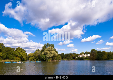 Lac de plaisance à Regents Park Londres Royaume-Uni Banque D'Images