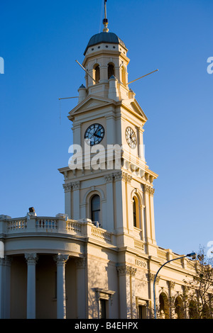 Sydney. Ancien hôtel de ville de Paddington, aujourd'hui transformé en bureaux commerciaux abrite également un cinéma et une station de radio. Banque D'Images