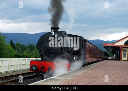 L'austérité 0-6-0ER 68030 construite en 1952 à Leeds restauré et prêté par le Trust pour la préservation de la classe 4 de la Strathspey Railway Banque D'Images