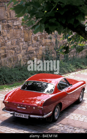 Voiture, Volvo P 1800 S, l'année de modèle 1963, voiture d'époque, années 60, années 60, rouge, coupé, coupé, debout, diagonale arrière, vue de dos, Banque D'Images