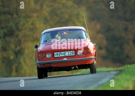 Location, Simca 1200 S 916, année modèle 1967-1971, voiture d'époque, années 60, années 60, années 70, années 70, rouge, coupé, cabriolet, conduite, dia Banque D'Images