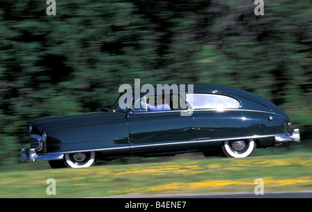 Voiture, Nash l'Ambassadeur, l'année de modèle 1949, vert-foncé, berline, voiture d'époque, années 40, mi quarantaine, rationalisée, location de corps, Body Shop, carri Banque D'Images