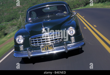 Voiture, Nash l'Ambassadeur, l'année de modèle 1949, vert-foncé, berline, voiture d'époque, années 40, mi quarantaine, rationalisée, location de corps, Body Shop, carri Banque D'Images