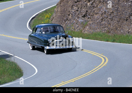 Voiture, Nash l'Ambassadeur, l'année de modèle 1949, vert-foncé, berline, voiture d'époque, années 40, mi quarantaine, rationalisée, location de corps, Body Shop, carri Banque D'Images