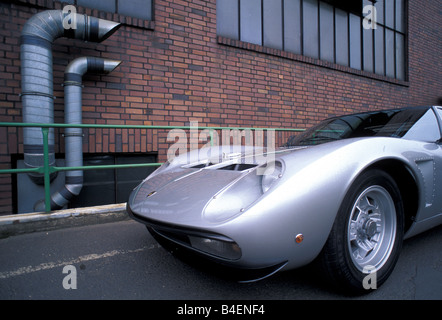 Voiture, Lamborghini Miura SV Jota, année modèle : années 70, années 70, l'argent, voiture de sport, coupé, cabriolet, voiture d'époque, vieille voiture, debout, Banque D'Images