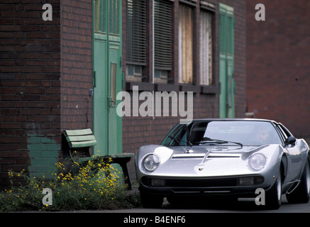 Voiture, Lamborghini Miura SV Jota, année modèle : années 70, années 70, l'argent, voiture de sport, coupé, cabriolet, voiture d'époque, vieille voiture, debout, Banque D'Images