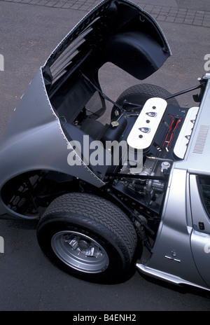 Voiture, Lamborghini Miura SV Jota, année modèle : années 70, années 70, l'argent, voiture de sport, coupé, cabriolet, voiture d'époque, vieille voiture, debout, Banque D'Images