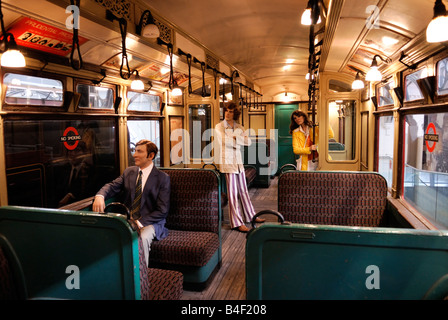 L'intérieur d'un ancien Métro London Transport Museum, Covent Garden Piazza London Grande-Bretagne. Banque D'Images