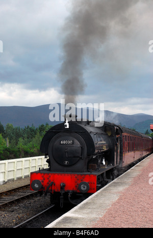 L'austérité 0-6-0ER 68030 construite en 1952 à Leeds restauré et prêté par le Trust pour la préservation de la classe 4 de la Strathspey Railway Banque D'Images