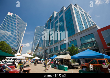 Les étals du marché au cours de la les marchés samedi dans la ville de Regina, Saskatchewan, Canada. Banque D'Images