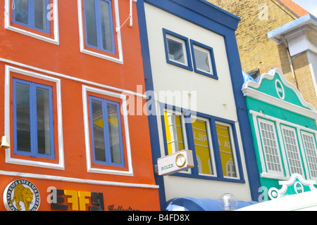Bâtiments colorés à Oranjestad Aruba Banque D'Images