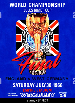 Programme final de la Coupe du monde pour l'Angleterre v l'Allemagne de l'Ouest finale à Wembley en juillet 1966 a gagné 42 par les hôtes Banque D'Images