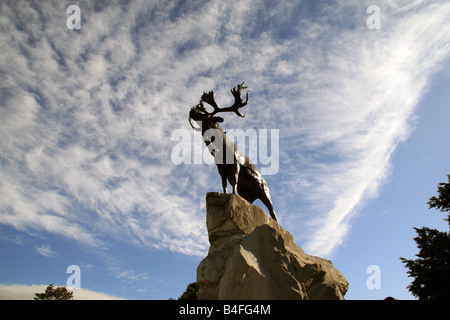 Érigé en 1925, le Caribou et le mémorial aux disparus dans le Parc commémoratif de Terre-Neuve, la Somme, France. Banque D'Images