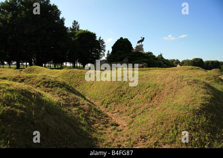 Niveau d'un soldat à travers le reste de l'origine des tranchées au Parc commémoratif de Terre-Neuve, la Somme, France. Banque D'Images