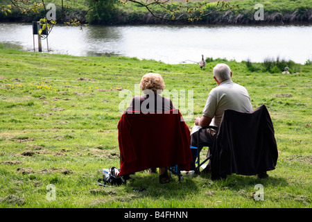 Les retraités bénéficiant de la retraite. Banque D'Images