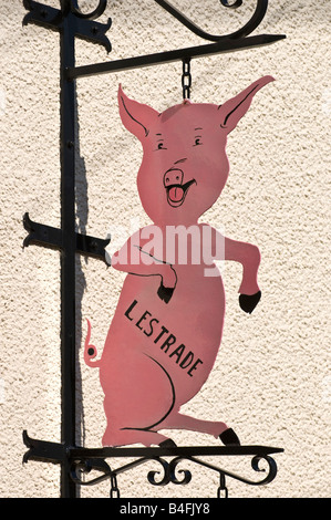 Porky Pig signe pour la charcuterie (boucheries) boutique, Bélabre, Indre, France. Banque D'Images