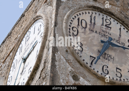 Tour de l'horloge de l'Eglise de Santa Sofia, Anacapri Banque D'Images