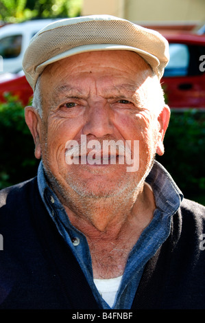 Vieil Homme Sile Feneri Turquie Port Port pêcheur La pêche de poissons de pêche Banque D'Images