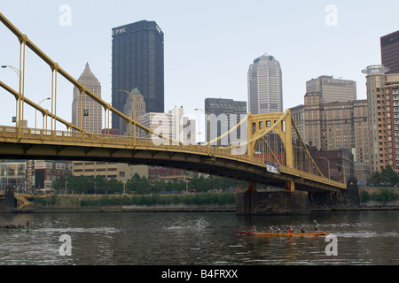 Roberto Clemente bridge sur la rivière Allegheny de Pittsburgh, Pennsylvanie Banque D'Images