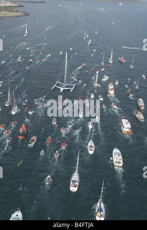 Ellen MacArthur a été bien accueilli en Grande-Bretagne par des foules immenses après solo à travers le monde en un temps record les 28 ans Banque D'Images