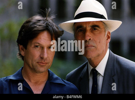 Christopher Lee acteur avec Michael Brandon à leur jeu Mirrorpix aperçu Banque D'Images