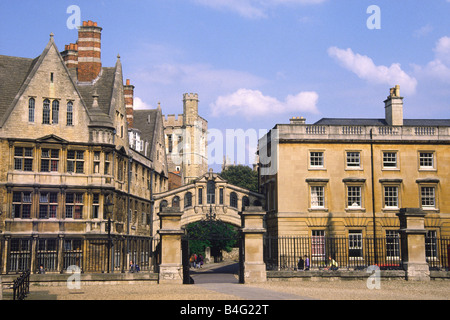 Rue Catte, regard vers Hertford College et le Pont des Soupirs, New College Lane, Oxford, UK. Banque D'Images