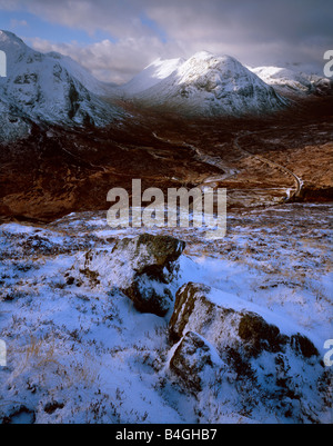 Glencoe est vu de haut sur Chrulaiste Lochaber, Beinn, Ecosse, Royaume-Uni. Banque D'Images