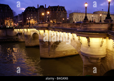 Pont Neuf (nouveau pont). Paris, France Banque D'Images