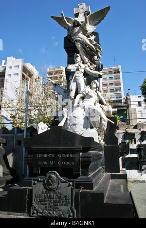 Frappant dans Recoleta tombe militaire Banque D'Images