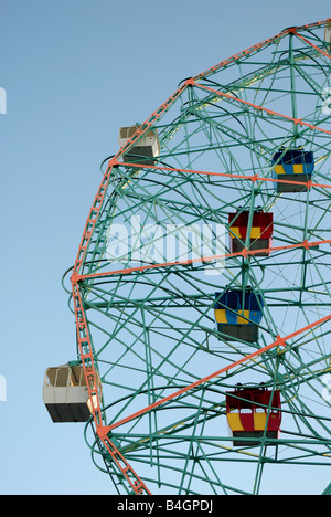 Coney Island Wonder Wheel Manège vertical Ferris Banque D'Images