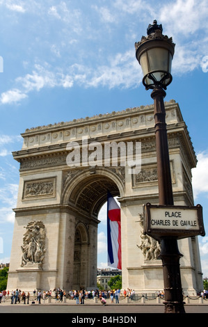 L'Arc de Triomphe de l'Etoile sur le jour de la Bastille, place Charles-de-Gaulle, Paris Banque D'Images