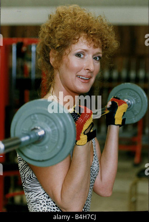 Beverley Callard actrice qui joue Liz McDonald à Coronation Street qui vient de réaliser un vidéo de remise en forme Banque D'Images