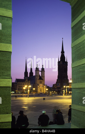 Silhouette de cathédrale au crépuscule Halle Allemagne Saxe-anhalt Banque D'Images