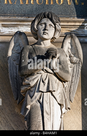 Statue d'ange pierre tombale, Friedrichshain, Friedrichshain-Kreuzberg, Berlin, Allemagne Banque D'Images