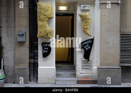 Corbieres Wine bar à vins tableau signe half moon street pub manchester Royaume-Uni Angleterre Lieu de boire du vrai tourisme voyage Banque D'Images