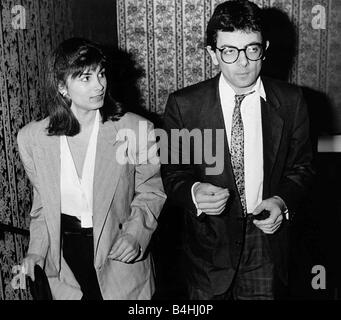Rowan Atkinson, acteur comique britannique et girlfriend Avril 1987 Banque D'Images