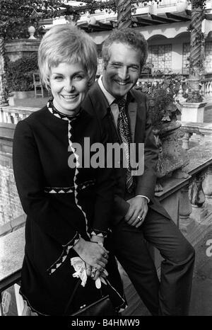 Joanne Woodward et mari Paul Newman Octobre 1969 Lors d'une conférence de presse à Londres dans les ambassadeurs à Hamilton Place ils Banque D'Images