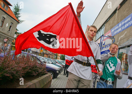 Démonstration néo-nazi dans Myslenice Pologne. Banque D'Images