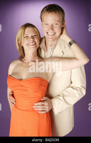 Hannah Waterman et Ricky Groves Juillet 2003 Eastenders acteur actrice Laura Caractères et Garry Hobbs studio Pix 2000s Couple Banque D'Images