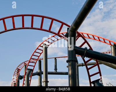 Chemin de fer de montagne russe "tarántula' in 'Parque de Atracciones de Madrid' Banque D'Images