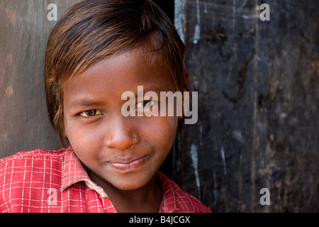 Une jeune fille de village Tribal Community. Banque D'Images