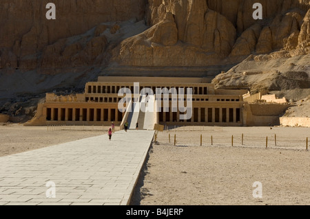 Hatshepsuts Queen temple funéraire (Site du patrimoine mondial de l'UNESCO), nécropole thébaine, Deir el Bahari, Louxor Banque D'Images