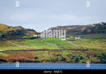 Crofting dispersés au-dessus des collectivités, Loch Inchard Riconich Sutherland Banque D'Images