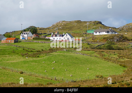 Crofting dispersés au-dessus des collectivités, Loch Inchard Riconich Sutherland Banque D'Images